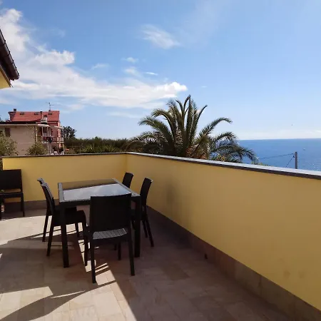 Leccino Con Piscina - Riva Trigoso * Sestri Levante